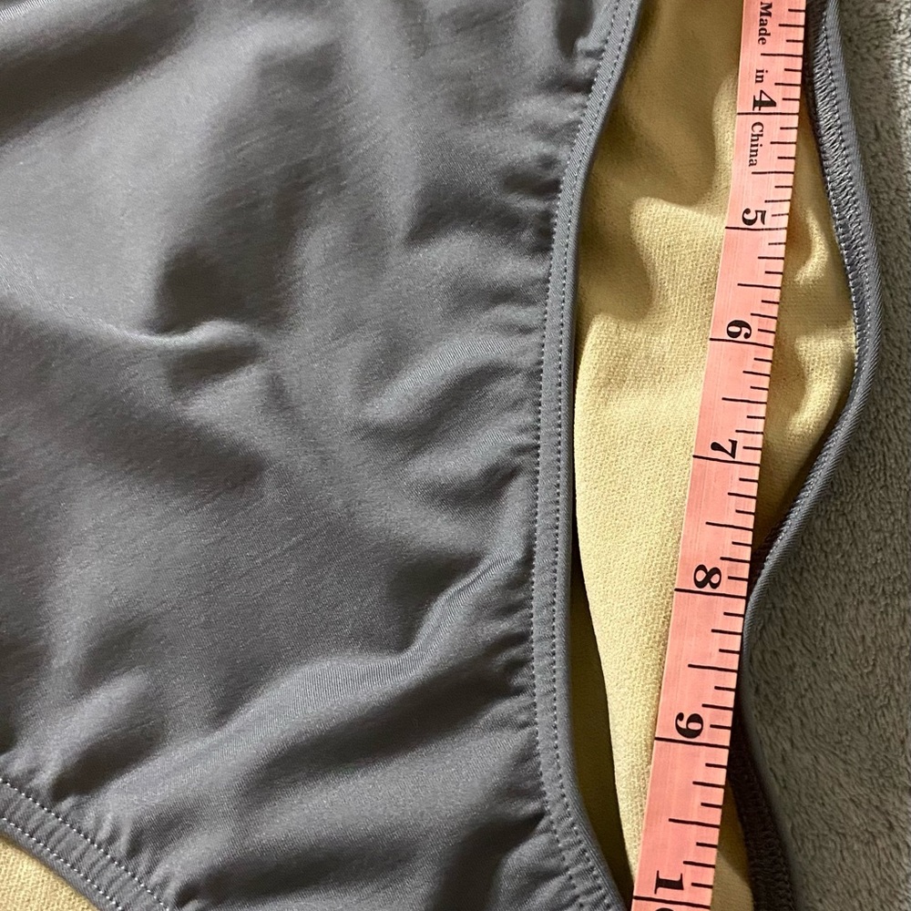 Victorias Secret Gray One Piece Swimsuit deep plunge neckline Sz M - Picture 4 of 9